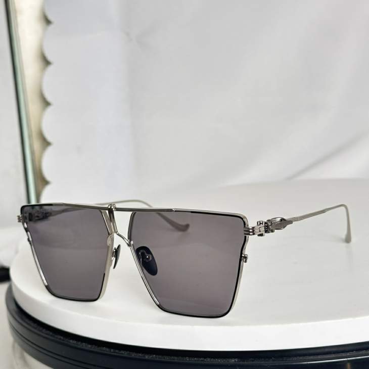 Picture of Chrome Hearts Sunglasses _SKUfw76014598fw
